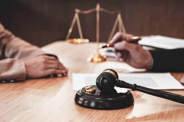 法律科普：离婚时夫妻双方对房产分割无法达成一致协议时如何处理？